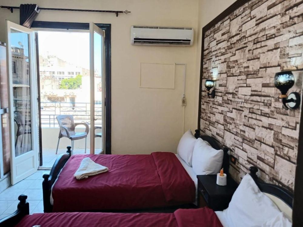 Room image 4