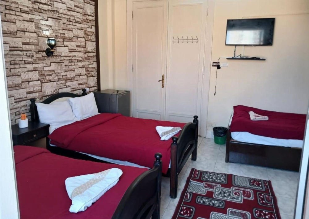 Room image 4